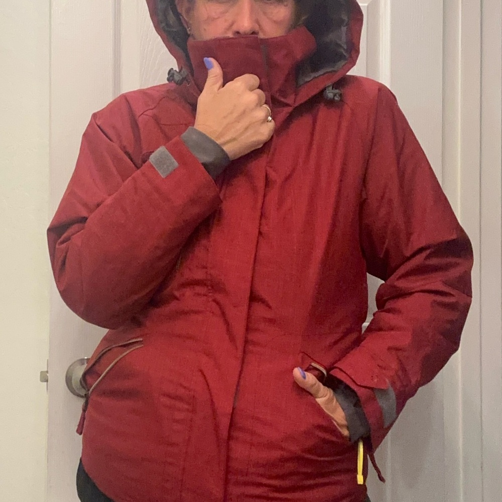 Turbine women’s Red Hooded Jacket‎